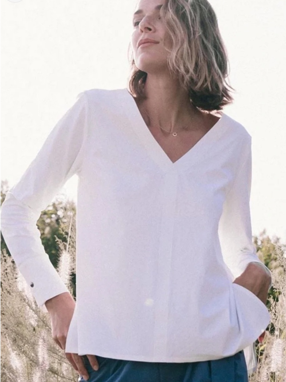 NWT ADAY Something Tailored V Neck Shirt white sz L Blouse sustainable